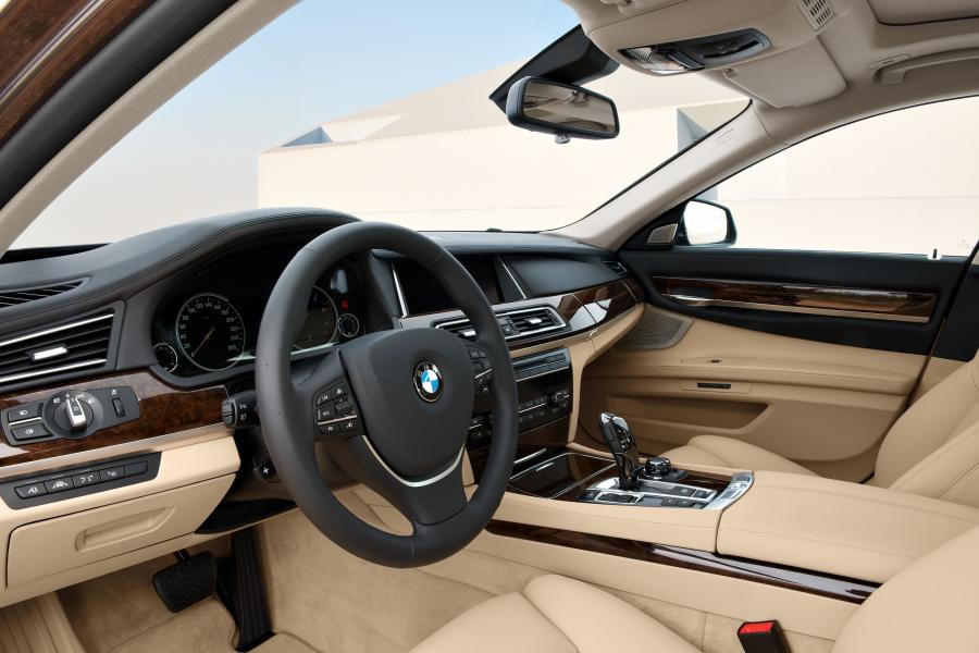  BMW 750d xDrive 2012 года  (фото 23 из 54)